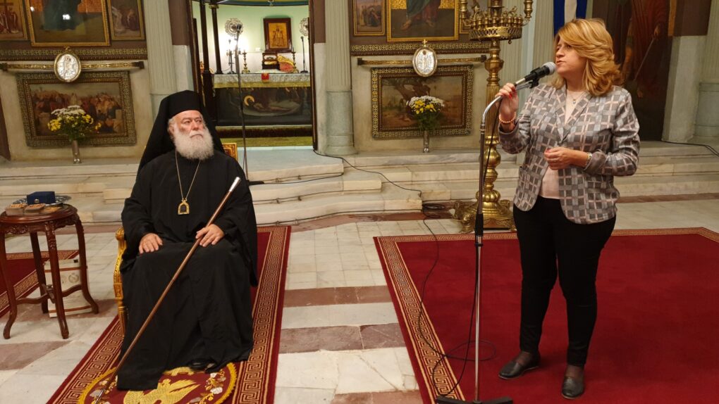 Η Βίλλυ Πολίτη Ζουέ διηγείται στο πλήρωμα της φρεγάτας «Ναβαρίνον» την ιστορία του Ι.Ν των Αγ. Κωνσταντίνου & Ελένης (Video)