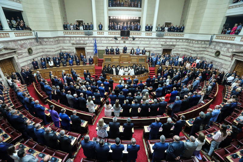 Με πλειοψηφία 288 βουλευτών εγκρίθηκε το νομοσχέδιο για την ψήφο των Ελλήνων του εξωτερικού