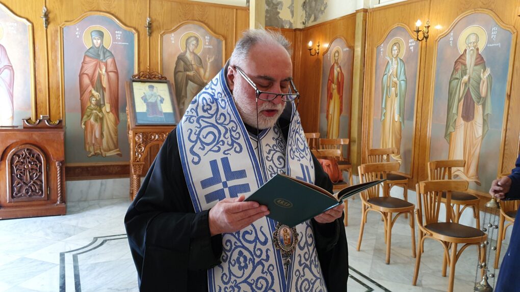 Παράκληση στους ναούς του  Καΐρου για την εξάλειψη του κορονοϊού – Συγκινημένος ο Mέμφιδος Νικόδημος προσεύχεται στον Αγ. Νεκτάριο (video)