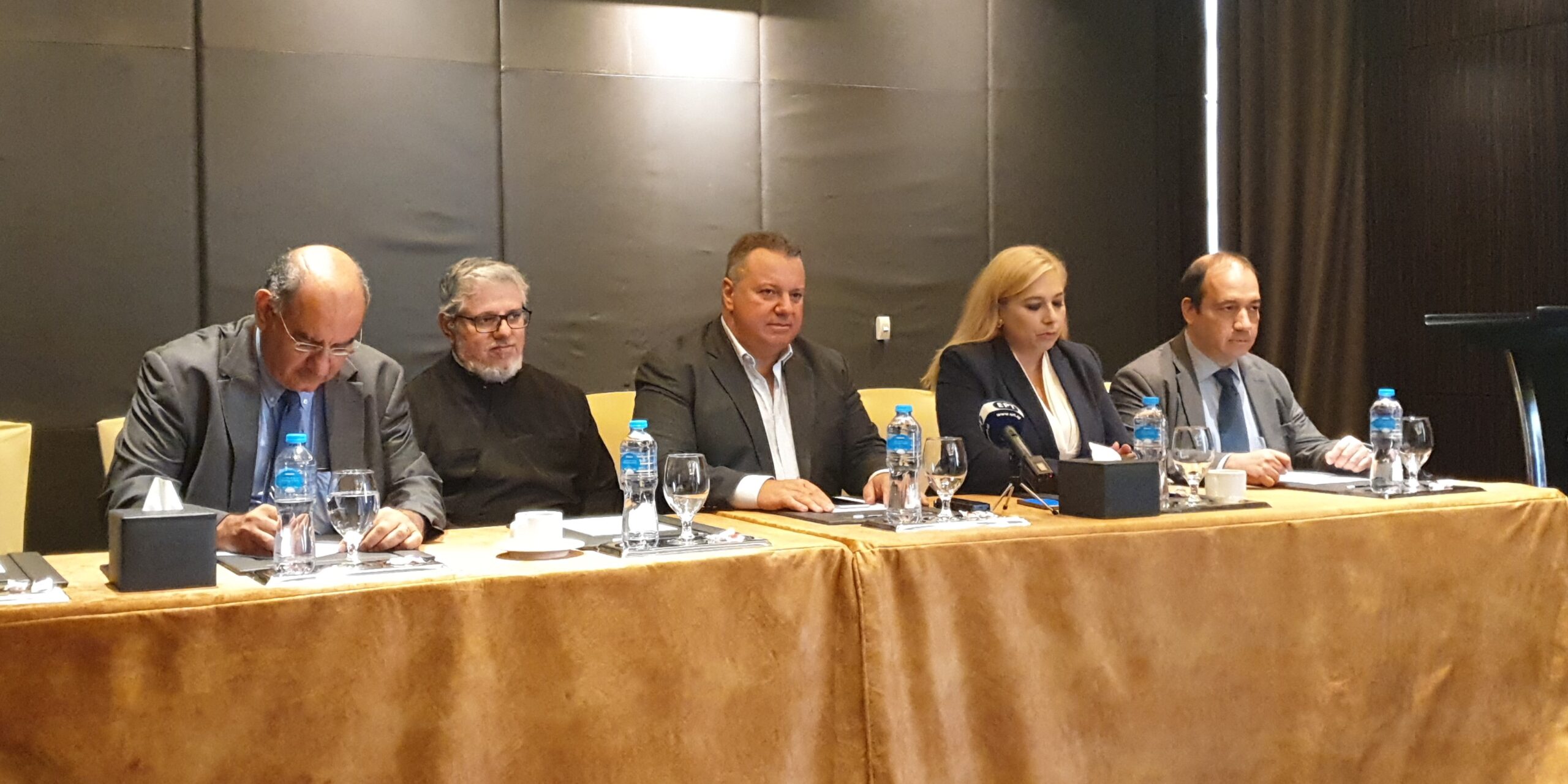 Ανασκόπηση: Η συνέντευξη τύπου πριν τα θυρανοίξια του Ι.Ν των Αγίων Κωνσταντίνου και Ελένης (Video)