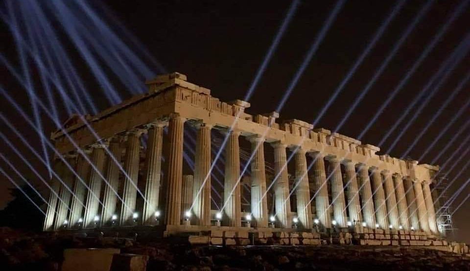 Φαντασμαγορικές εικόνες από το νέο φωτισμό της Ακρόπολης έκαναν το γύρο του κόσμου – Eίναι δωρεά του Ιδρύματος Ωνάση (Videos / Photos)